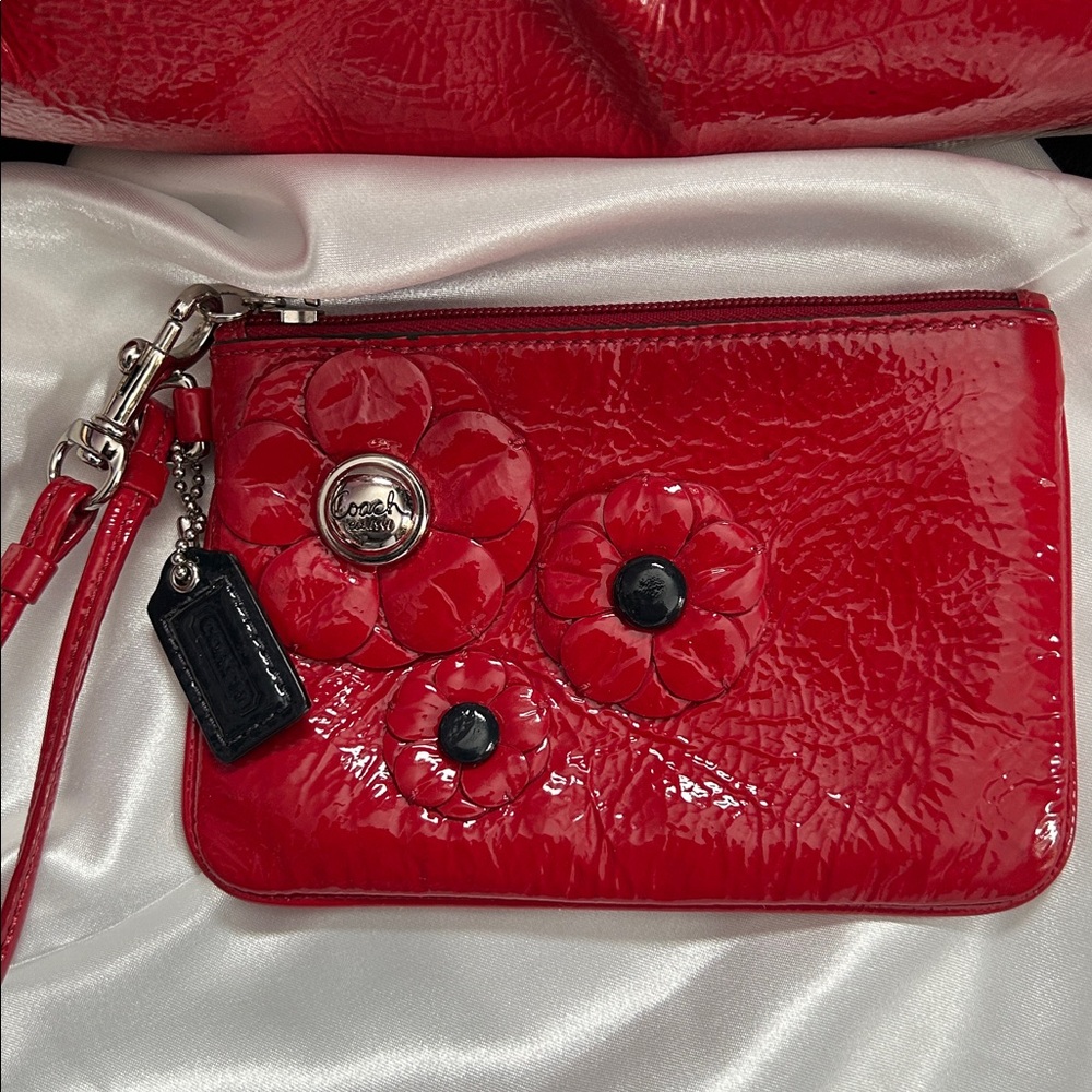 Coach Rare 2012 Set of Poppy Red Patent Leather Satchel & Wristlet Both in EUC - Picture 16 of 16